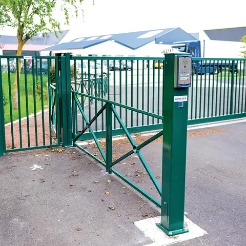 Portail ou portillon — réalisation Clôtures Caudevel
