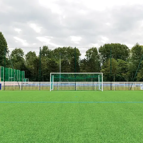 Clôture d'équipement sportif — réalisation Clôtures Caudevel