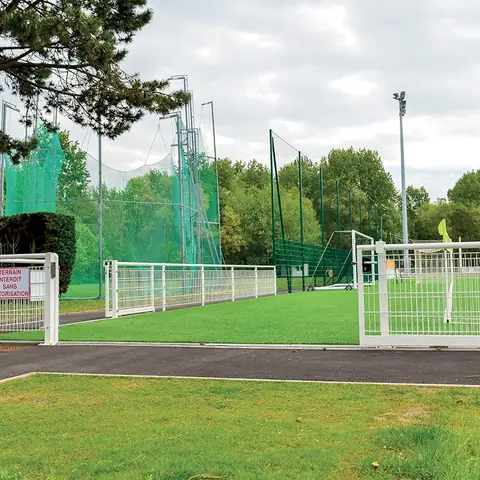 Clôture d'équipement sportif — réalisation Clôtures Caudevel